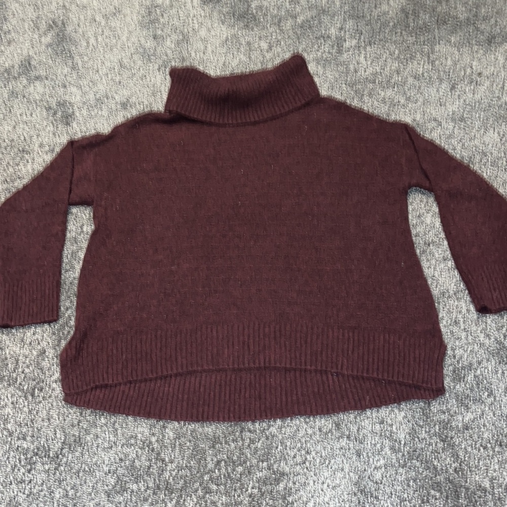 Old Navy Maroon Loose turtle neck sweater size medium